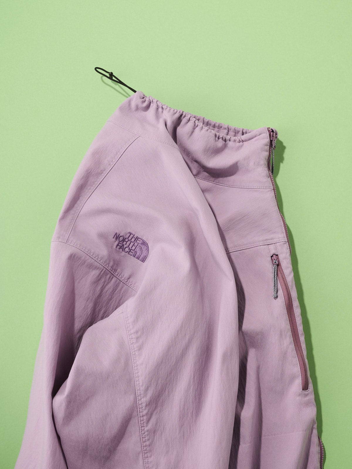 オシャレな人が買ってよかったザ・ノース・フェイス」のジャケット/GAR Faded Softshell Jacketのサイド2