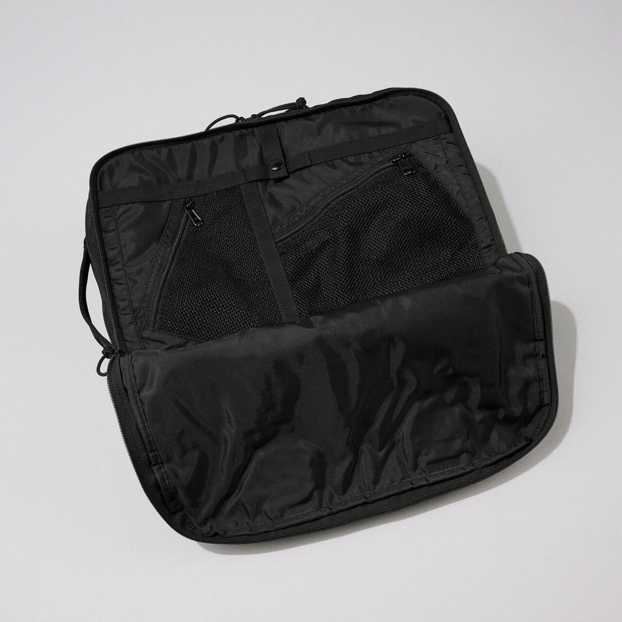 ブリーフィングの黒バッグ／A4 2WAY LINER MW GENIIの収納