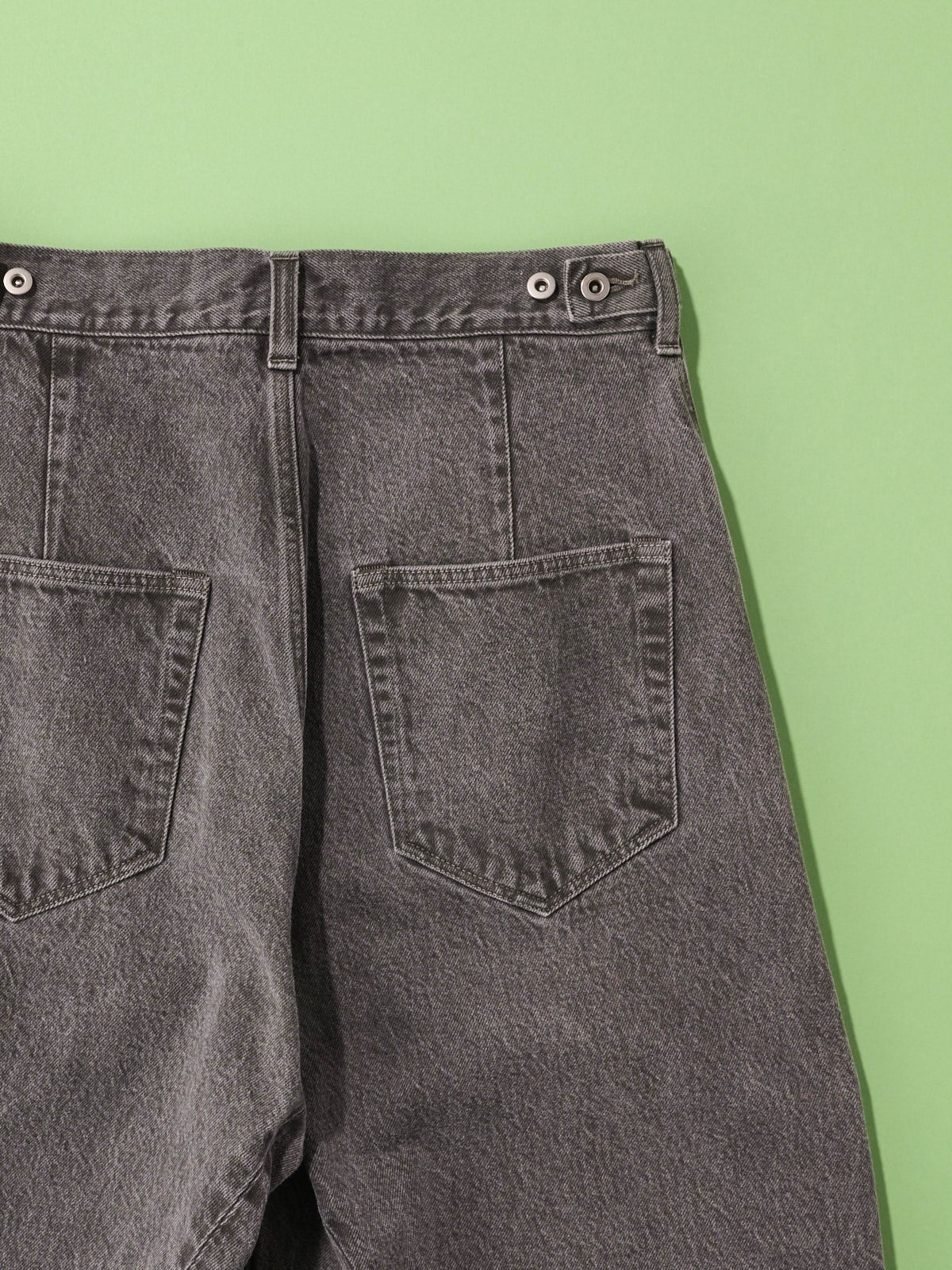 オシャレな人が買ってよかった「プロダクト トゥエルブ」のパンツ /City Work Trousersのバックポケット