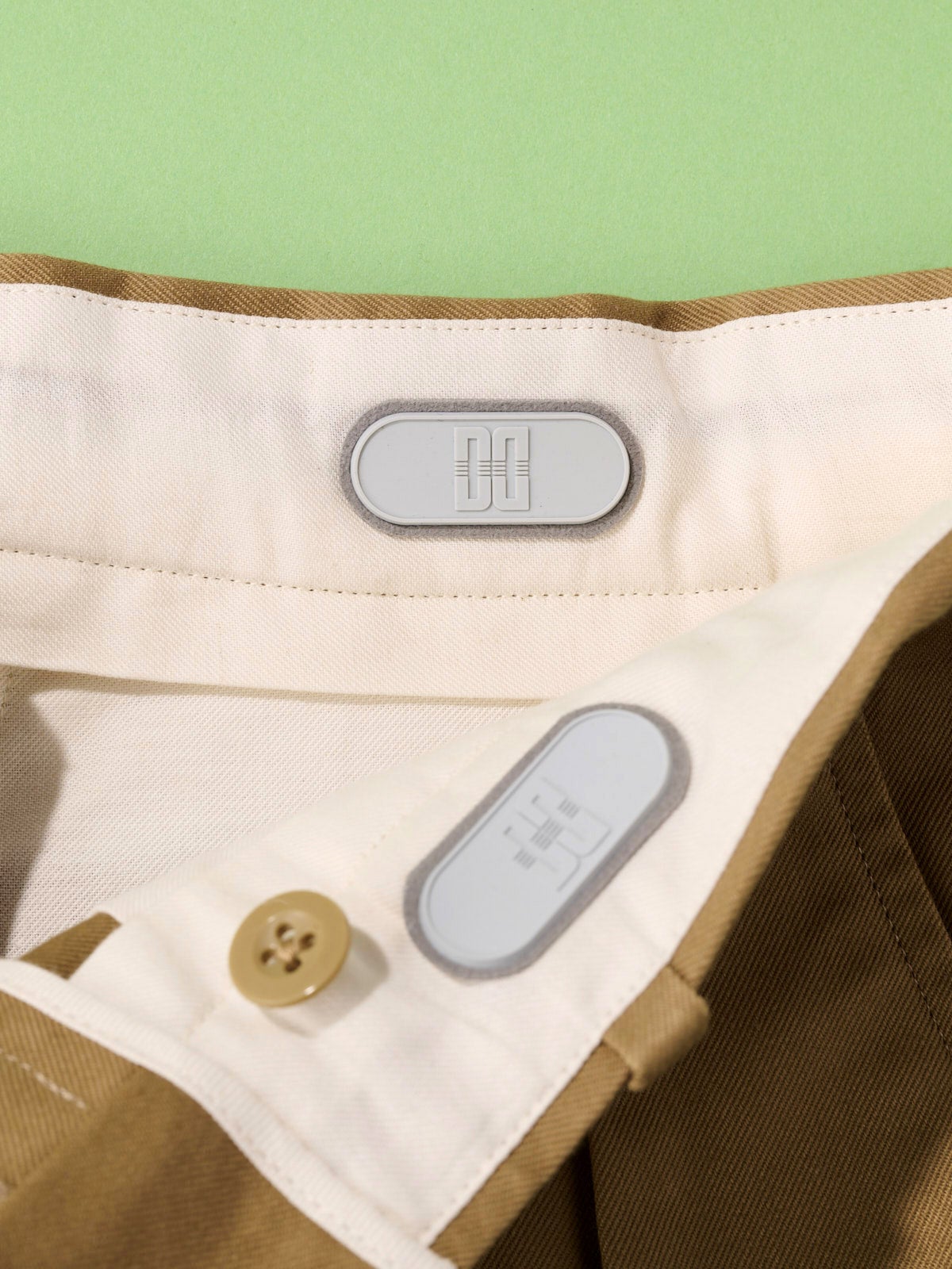 オシャレな人が買ってよかった「DAKS」×「Scye」のコラボパンツ/DAKS TOP Trousers Chinのウエスト裏