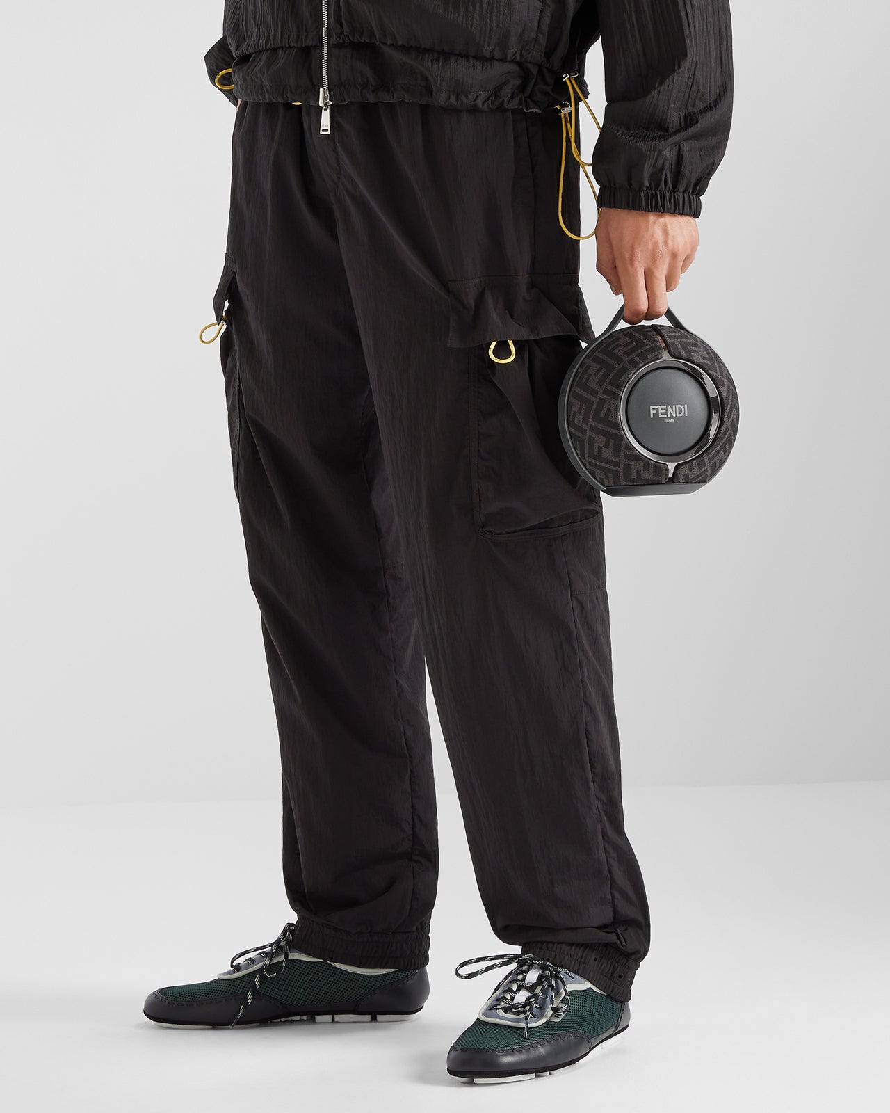 フェンディ x デビアレ マニア ブラック＆グレー　ビジュアル２