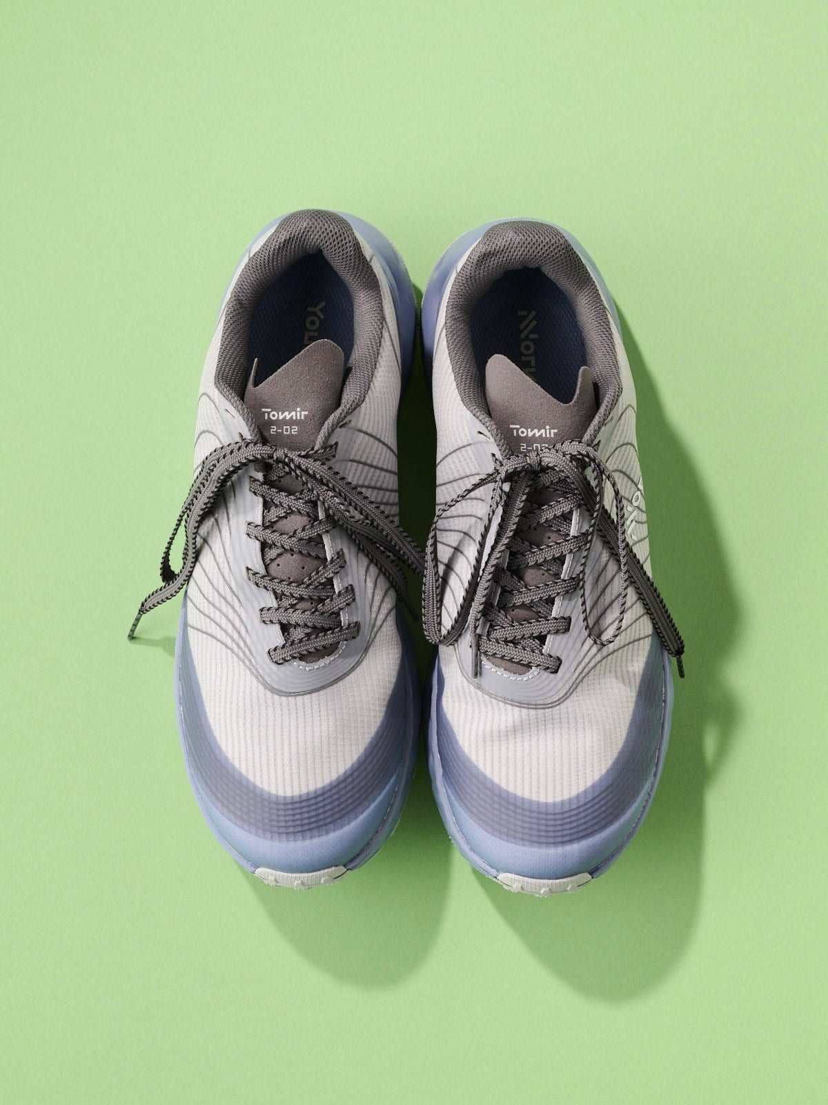 オシャレな人が買ってよかった「ノーマル」のスニーカー/Tomir 02