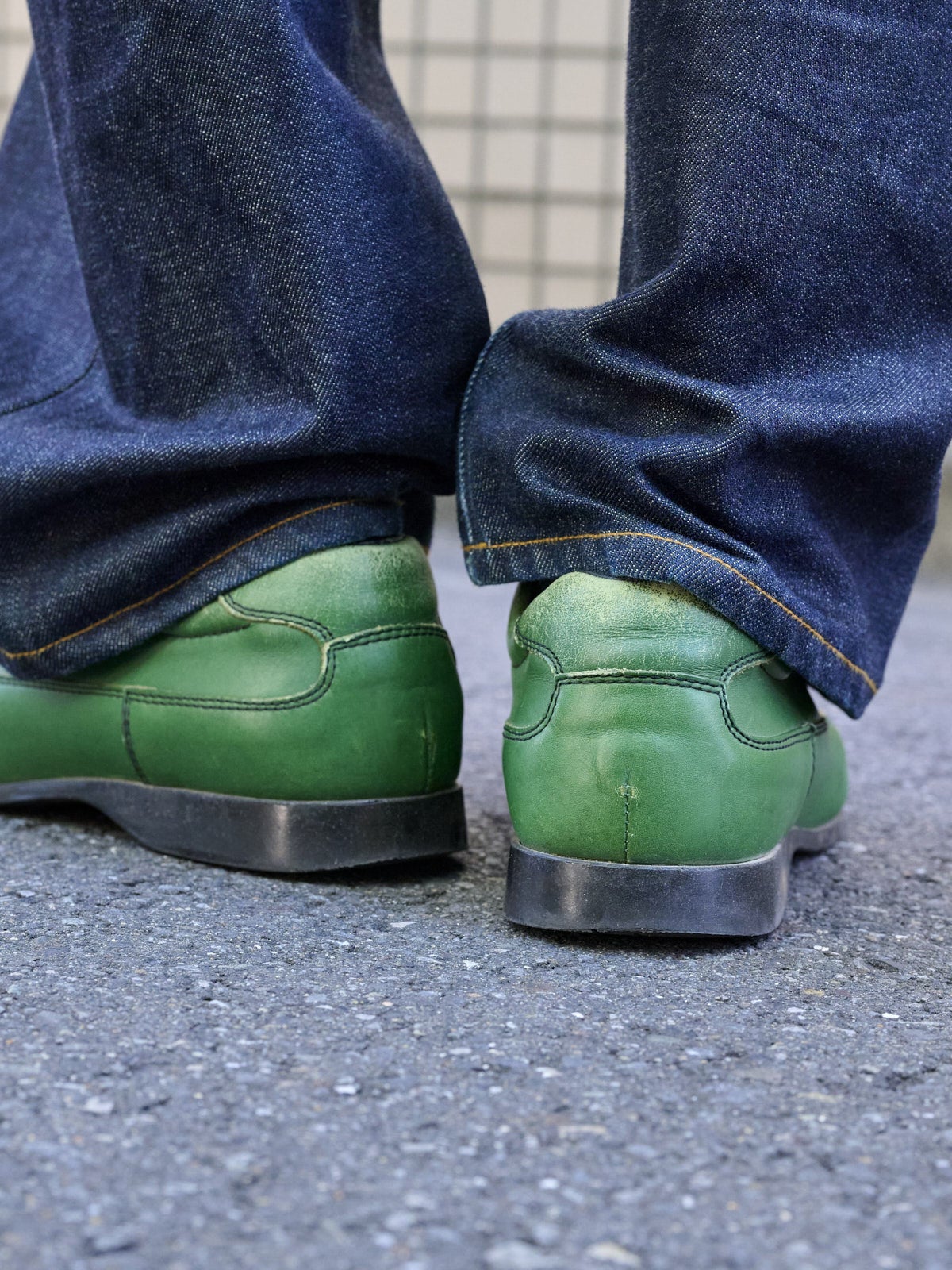 プラダのスニーカーのヒール