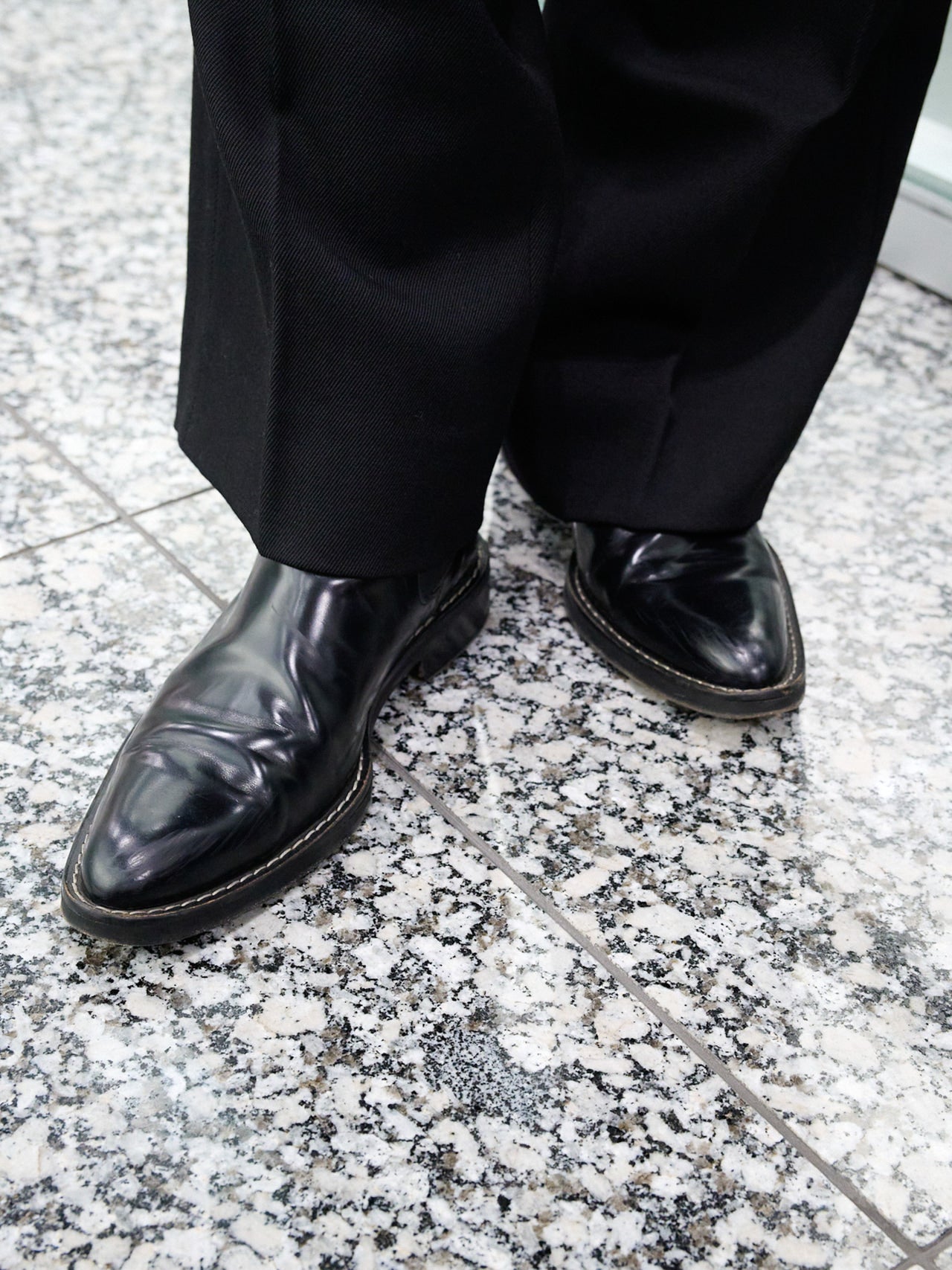 鈴々木響の冬私服サムネイル＿アミパリのブーツトウ部分