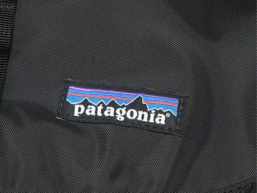 今買えば一生使える「パタゴニア」の黒リュック。PCも着替えもスニーカーも“なんでも入る”使い勝手の良さが魅力！[patagonia]