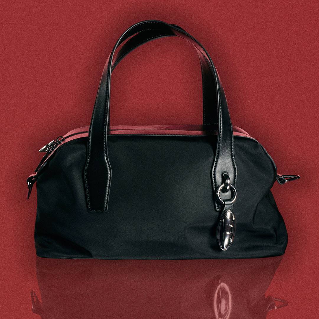 「DIESEL（ディーゼル）」の2025FW RUNWAY COLLECTIONで発表された「FLAG-D」グループから、初のハンドバッグ