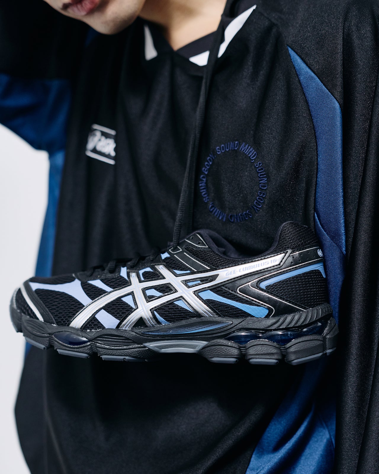 アシックス ビイリーズ 限定カラー メインビジュアル