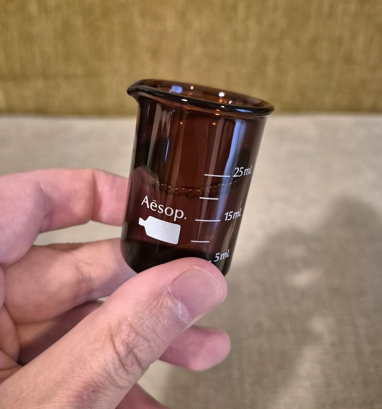 イソップ マウスウォッシュ ビーカー使用