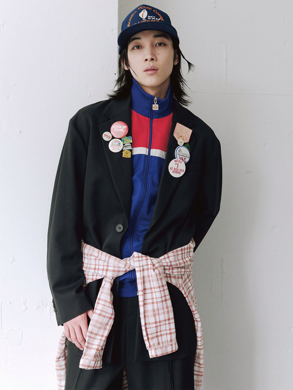 シュタインのブラックスーツコーデ