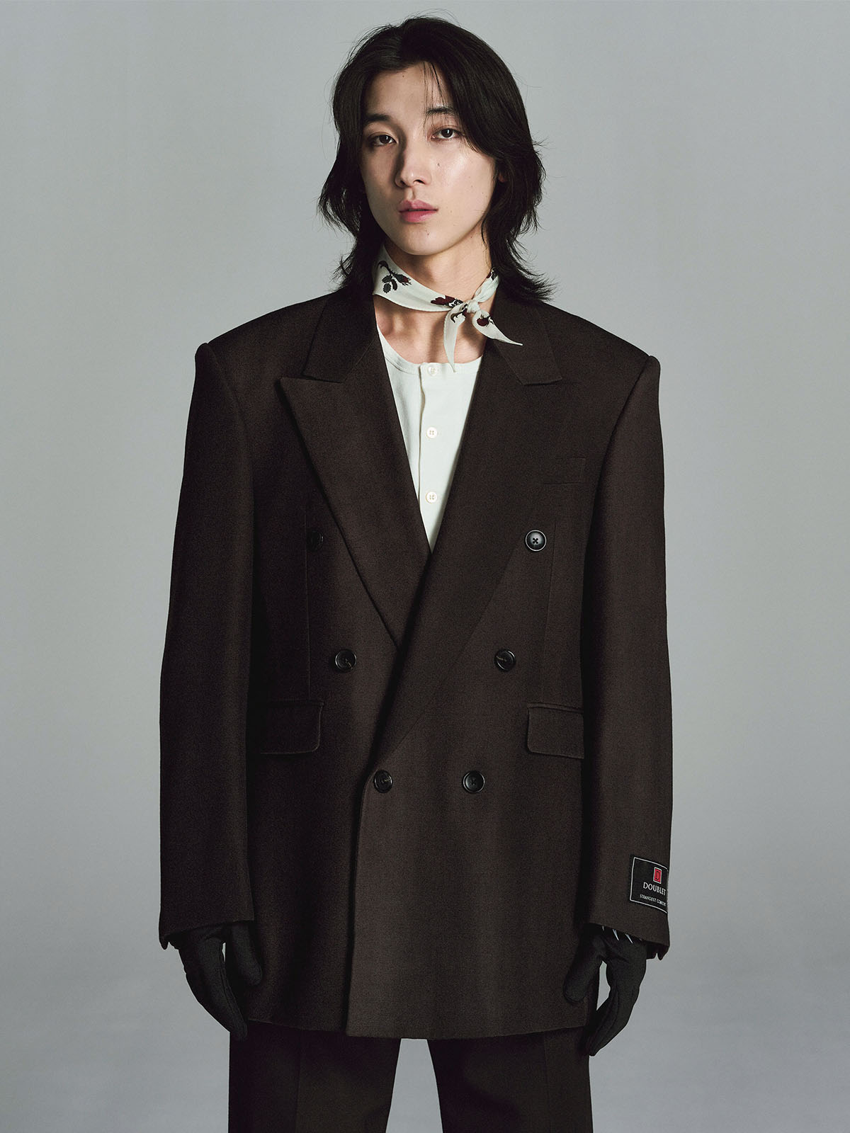 シンヤコヅカのスカーフの着こなし