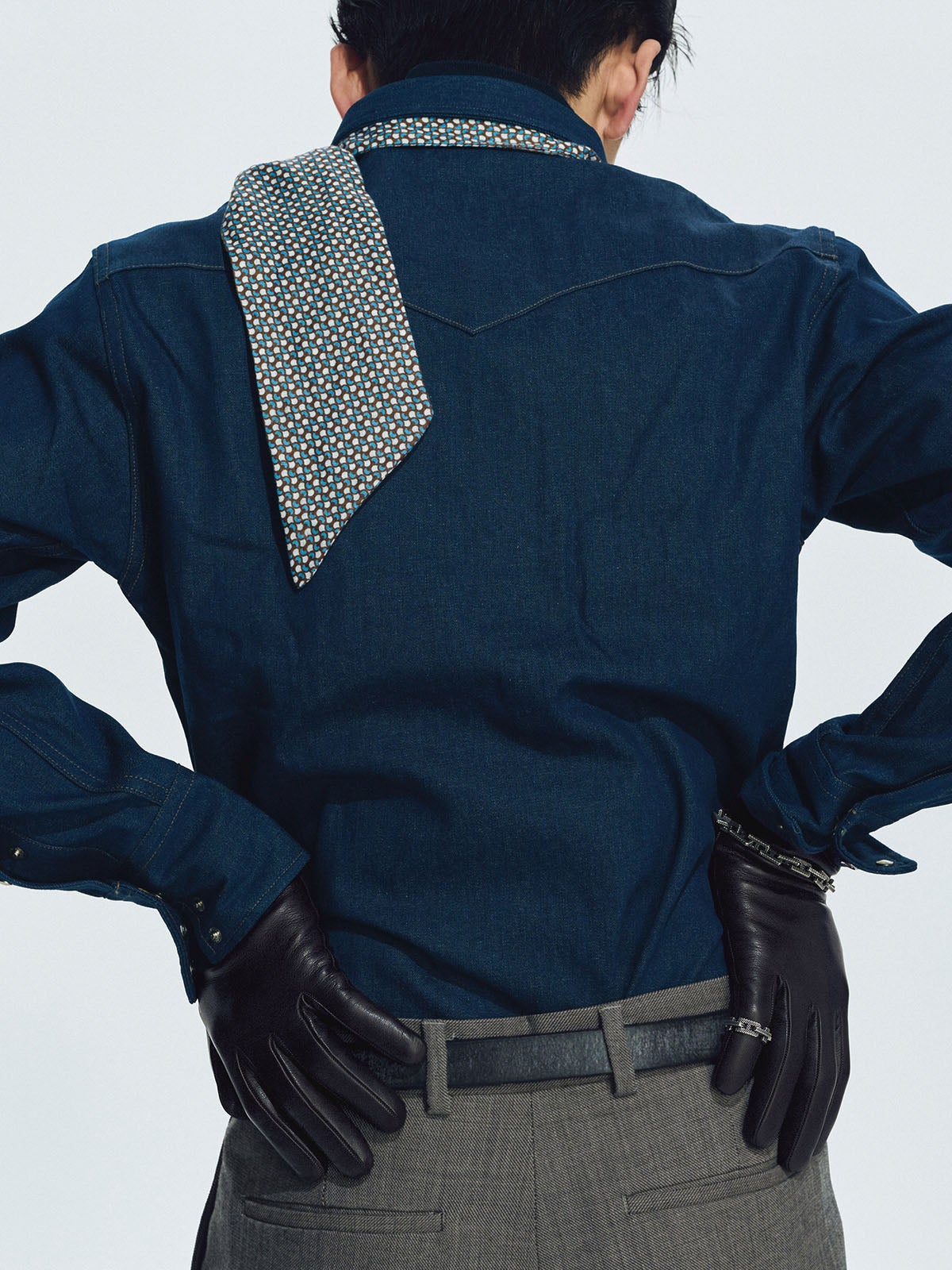 オマール アフリディのレザーグローブ