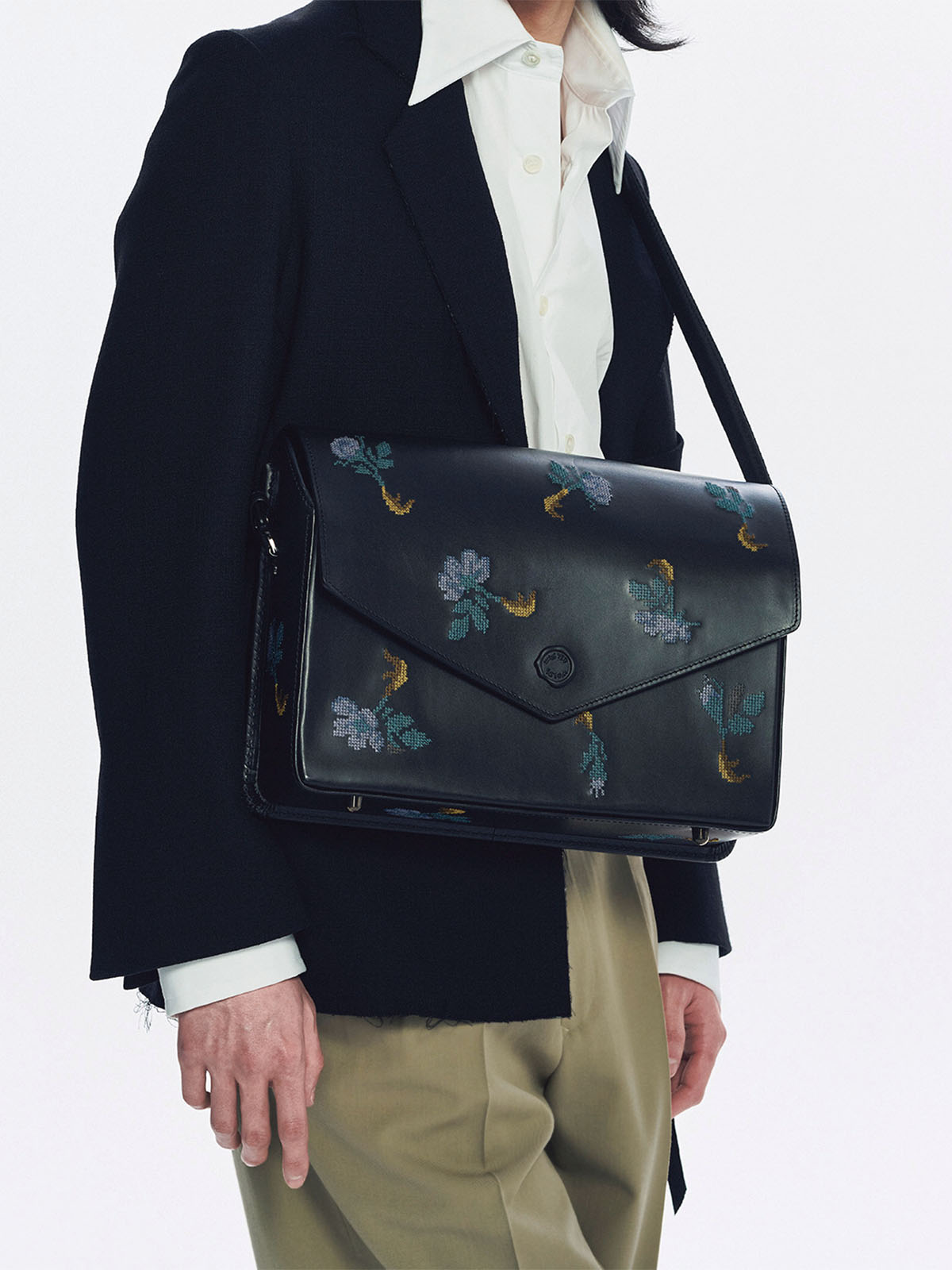 SHINYAKOZUKA &times; TSUCHIYA KABANのバッグ