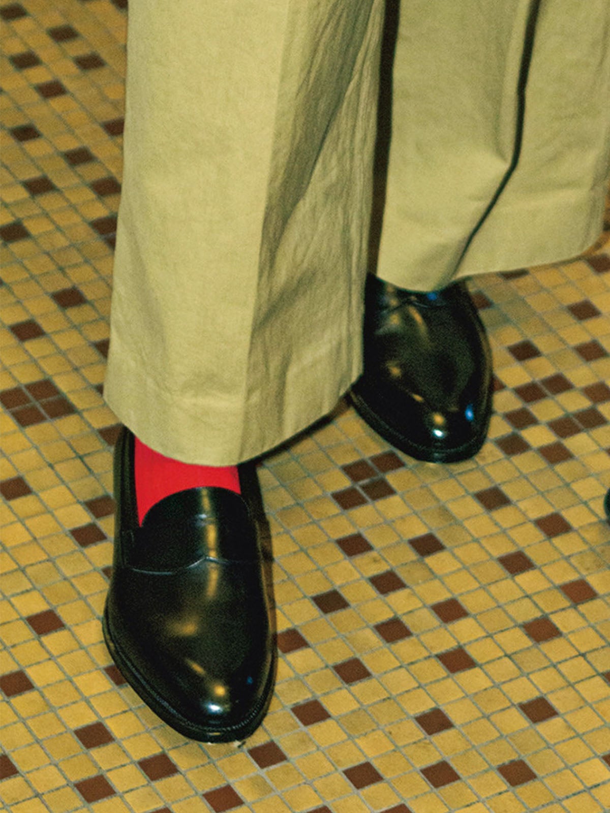 カルマンソロジーのオペラパンプスとローファーを組み合わせた名作「オペラローファー」