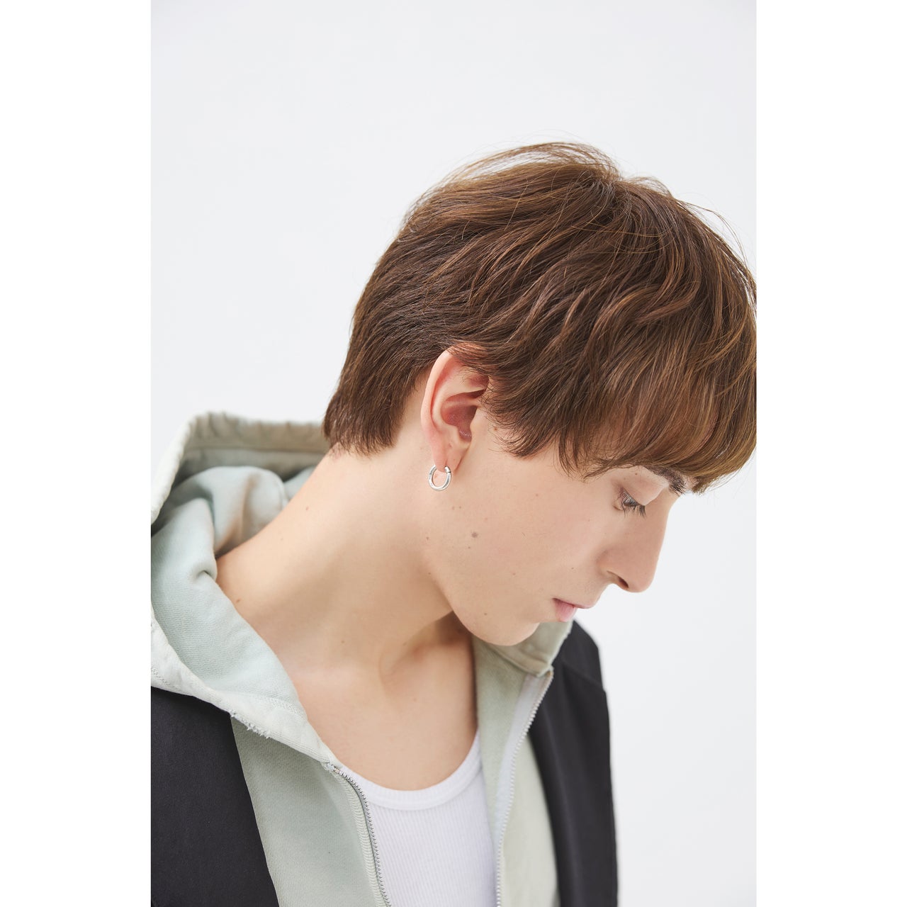 春の注目トレンドは眉上バング。いつものショートに差をつけよう