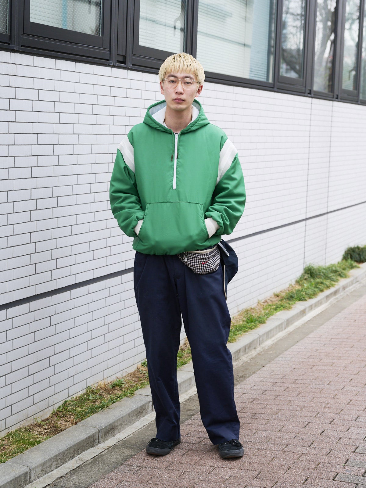 美容師・菅原さん ヴァンズのお洒落な着こなし 全身