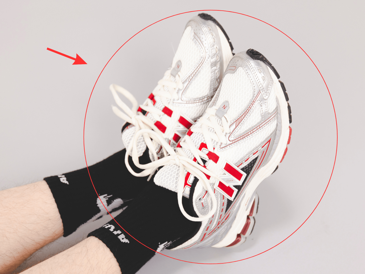 両足をしっかりくっつける　イメージ画像