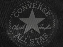 「コンバース」の“進化系オールスター”に新色のナチュラルホワイトとブラックモノクロームが仲間入り！