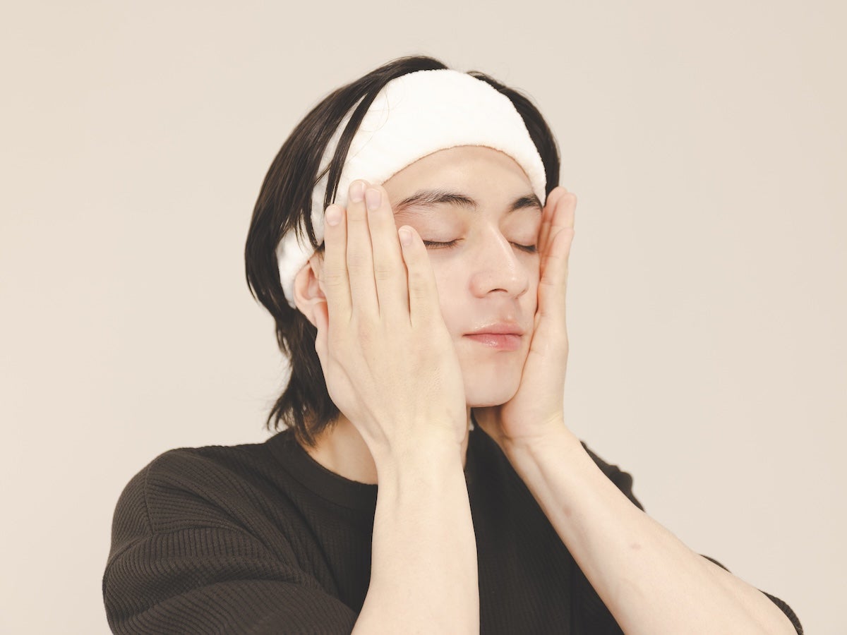 「導入美容液&rarr;化粧水&rarr;乳液」の順でケア！　イメージ画像