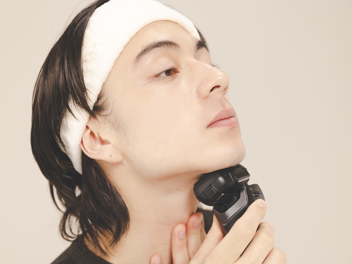 STEP２：難所の顎や喉の辺りは凹凸に密着させ、多方向から刃を入れる　イメージ画像