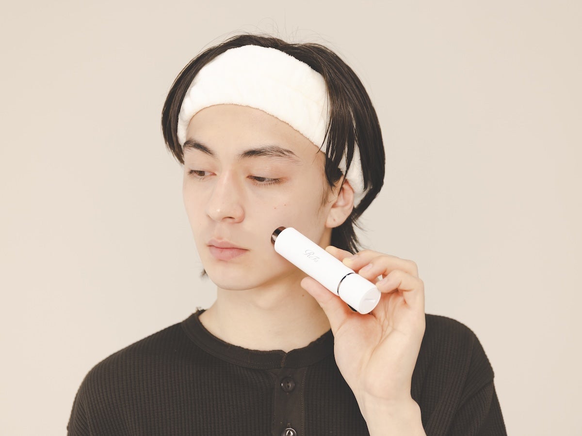 円を描くように動かす。直線的な動きは剃り残しのもと　イメージ画像