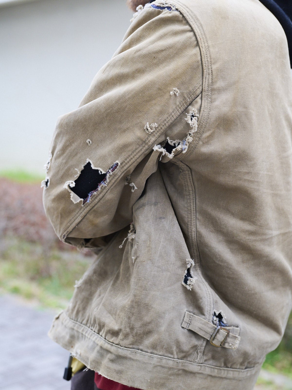 古着のジャケット アーム部分のダメージ