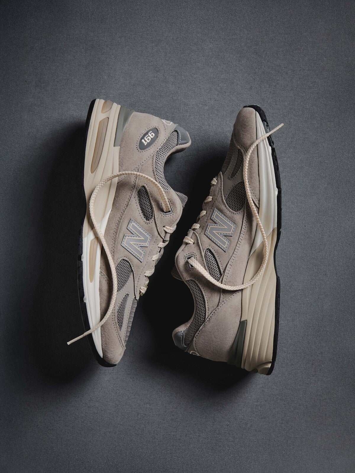 Kith 101 & New Balance Made in UK 991v2 - Moonrock 3