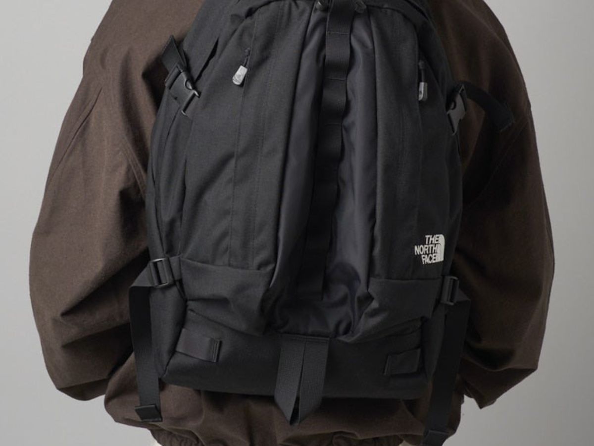 [Gallery]90sムードがたまらない。“レトロかわいい”黒リュックは「ザ・ノース・フェイス」が正解だった！[THE NORTH FACE]