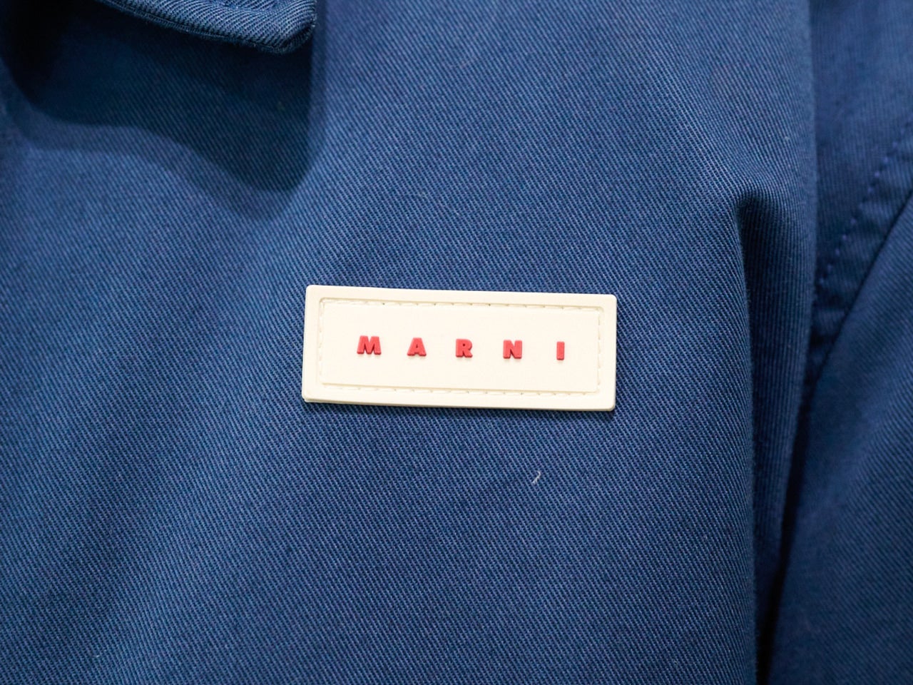 鈴々木響の冬私服＿マルニアウターロゴ寄り