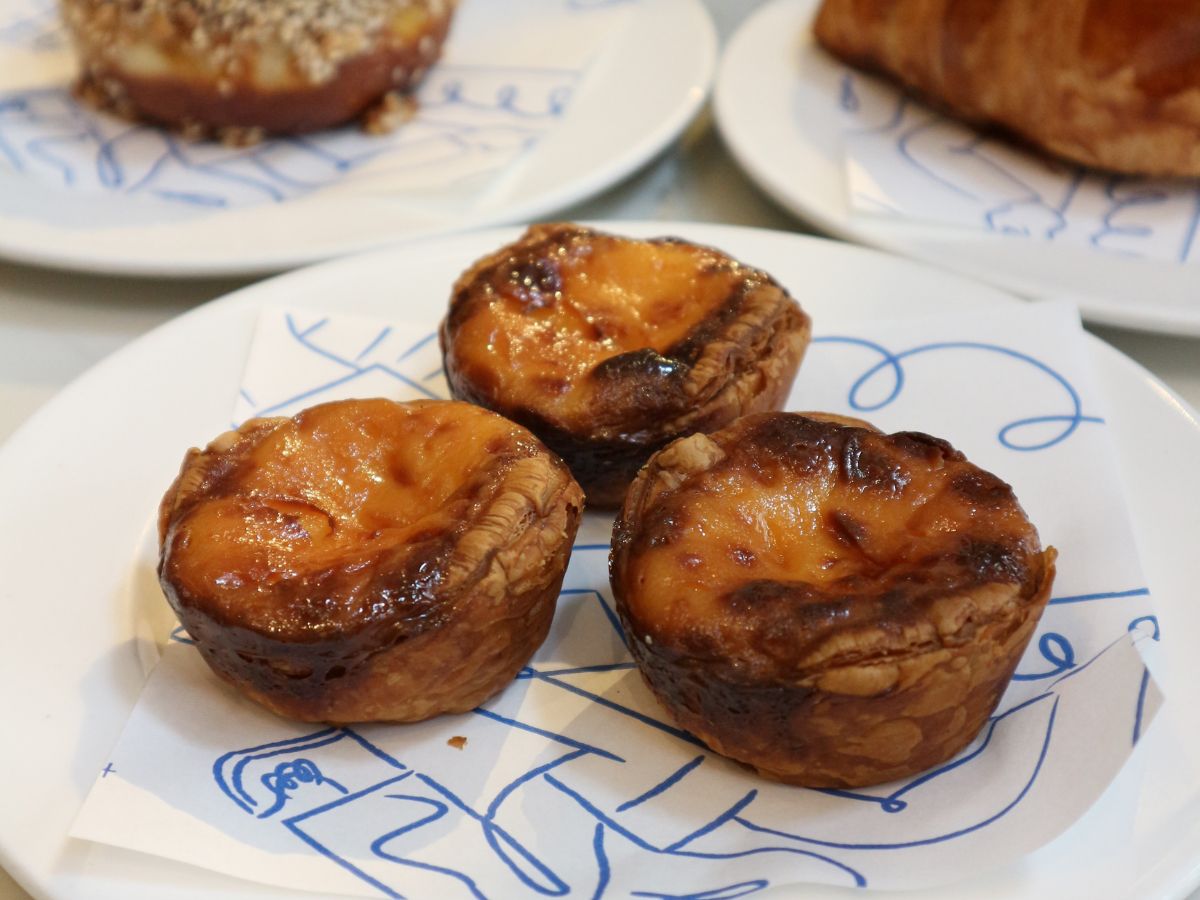 人気のベーカリー「Bakehouse」のエッグタルト