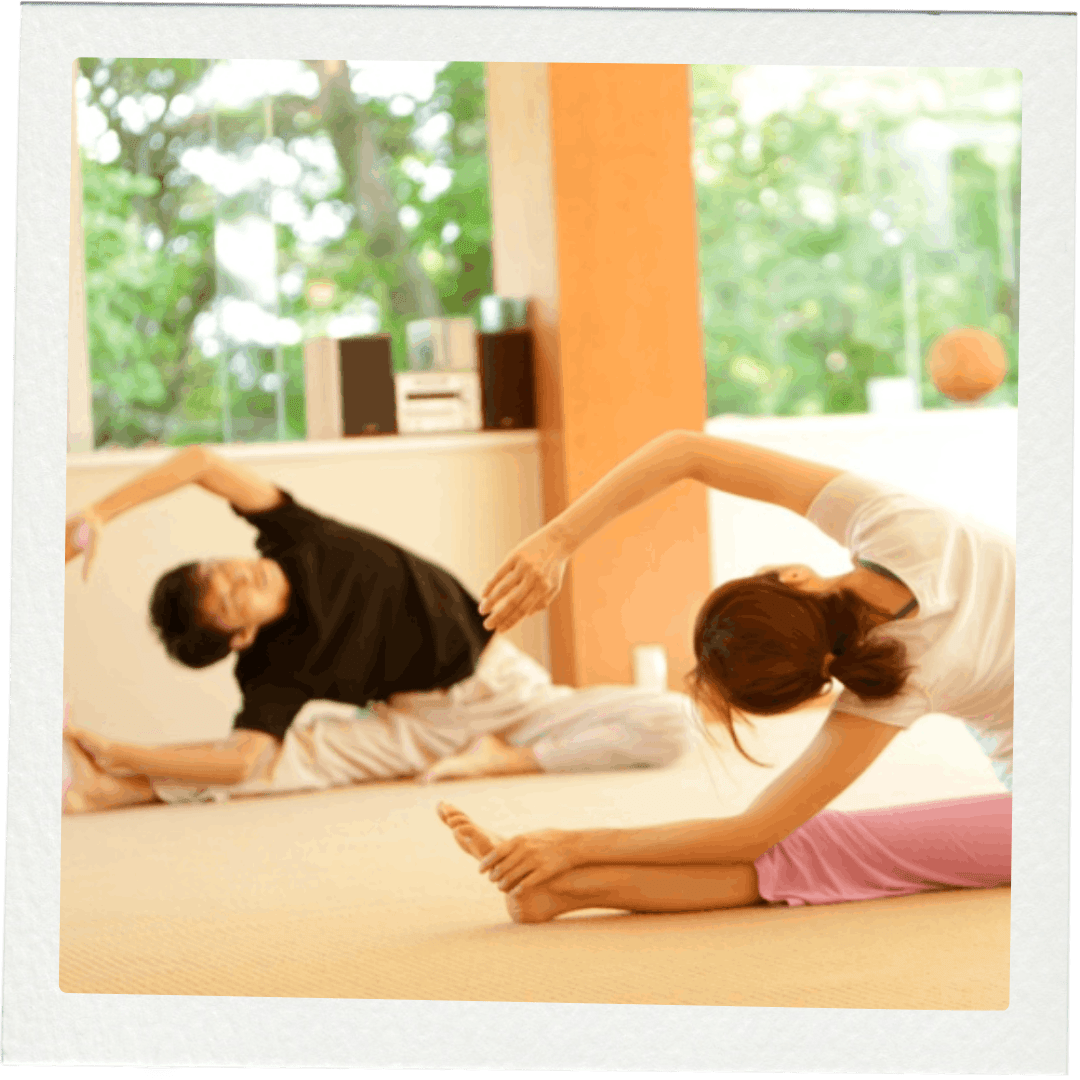 断食道場で行われるプログラムイメージ（ヨガ）