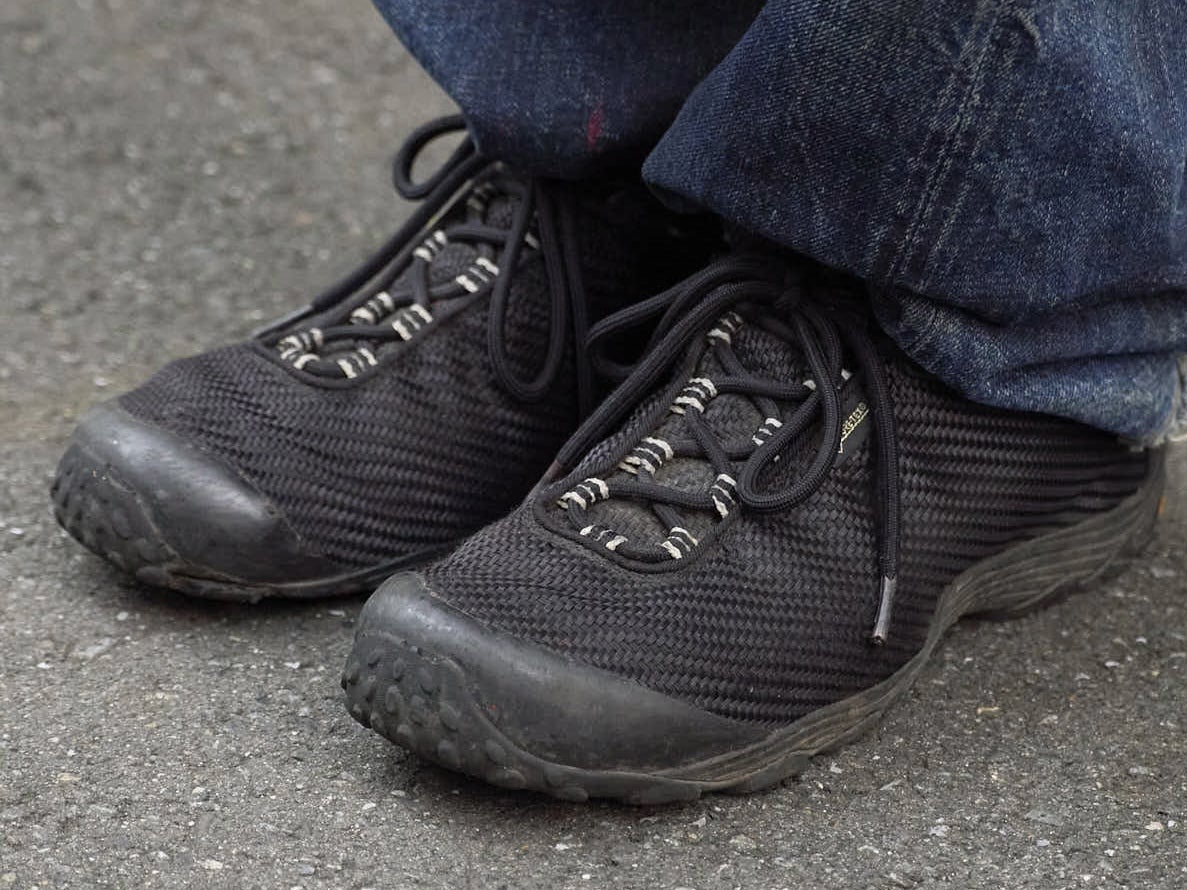 [Gallery]「メレル」の黒いゴアテックスをいつもの古着と。【おしゃれな人はメジャーブランドの愛用スニーカーをどう履く？Vol.146】