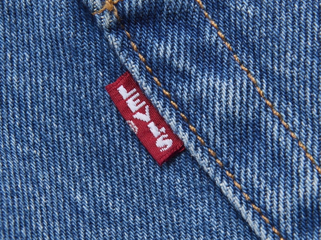 [Gallery]“王道じゃないほう”の501®が穿きやすすぎて。白Tオンリーで差がつく一本を試着レビュー！[Levi’s® 501® Relaxed]【新作デニム図鑑】