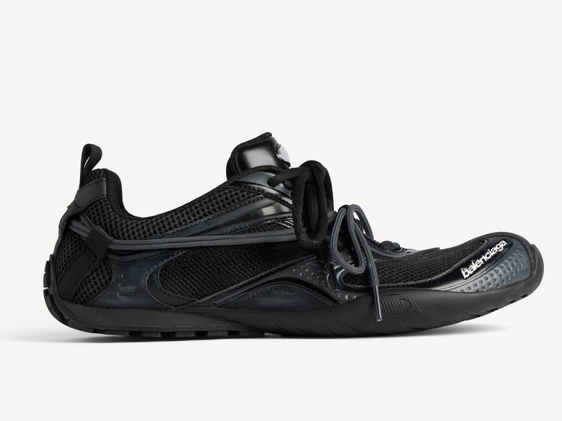 「バレンシアガ」の革新的な最新フットウェア“Radar スニーカー” に注目！超軽量で流線型のデザインは圧倒的存在感！