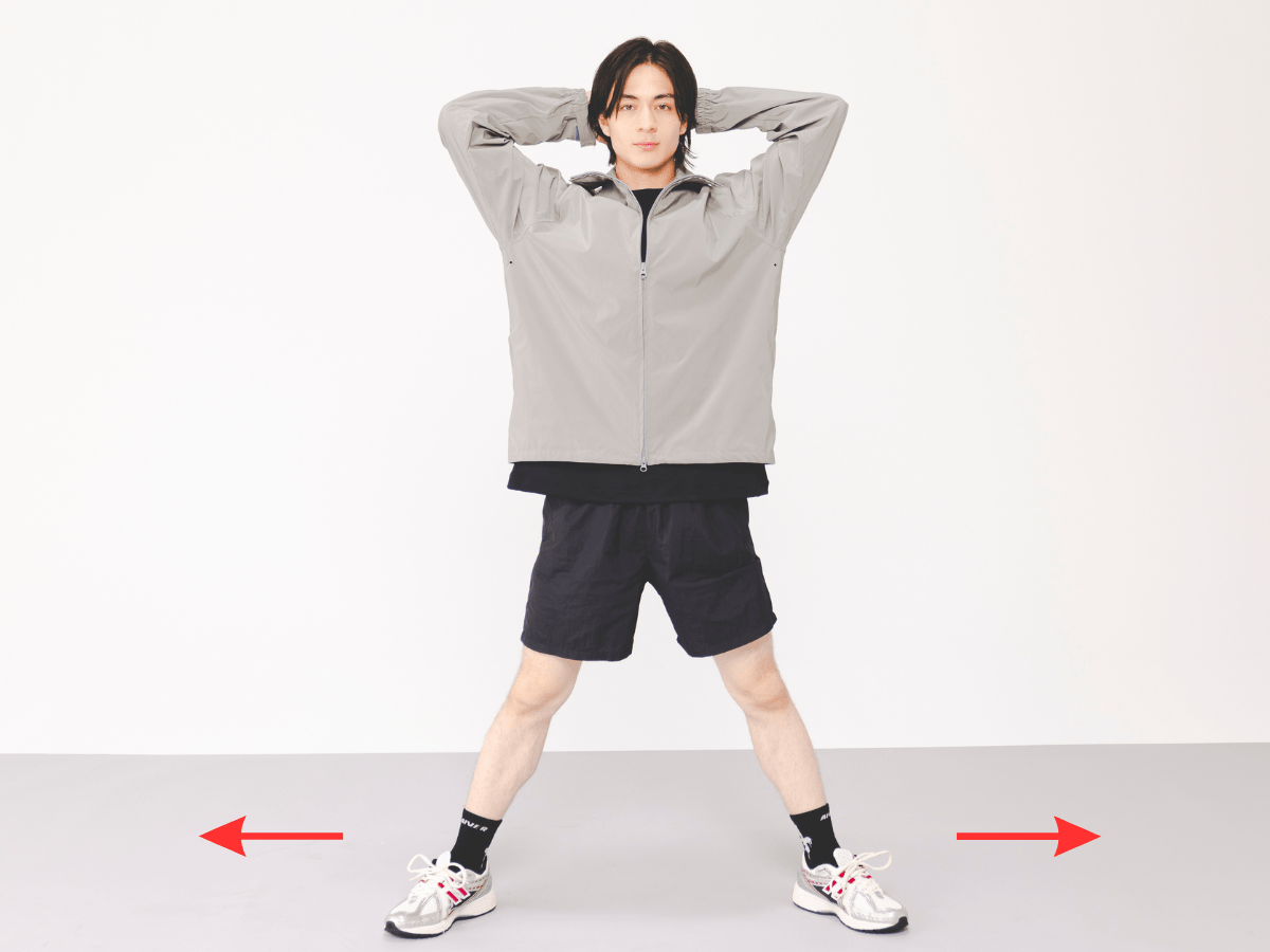 Step１：足幅をスクワットの&ldquo;2倍&rdquo;広げる　イメージ画像