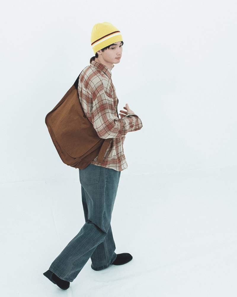 栄莉弥が着用するクカイリのバッグ