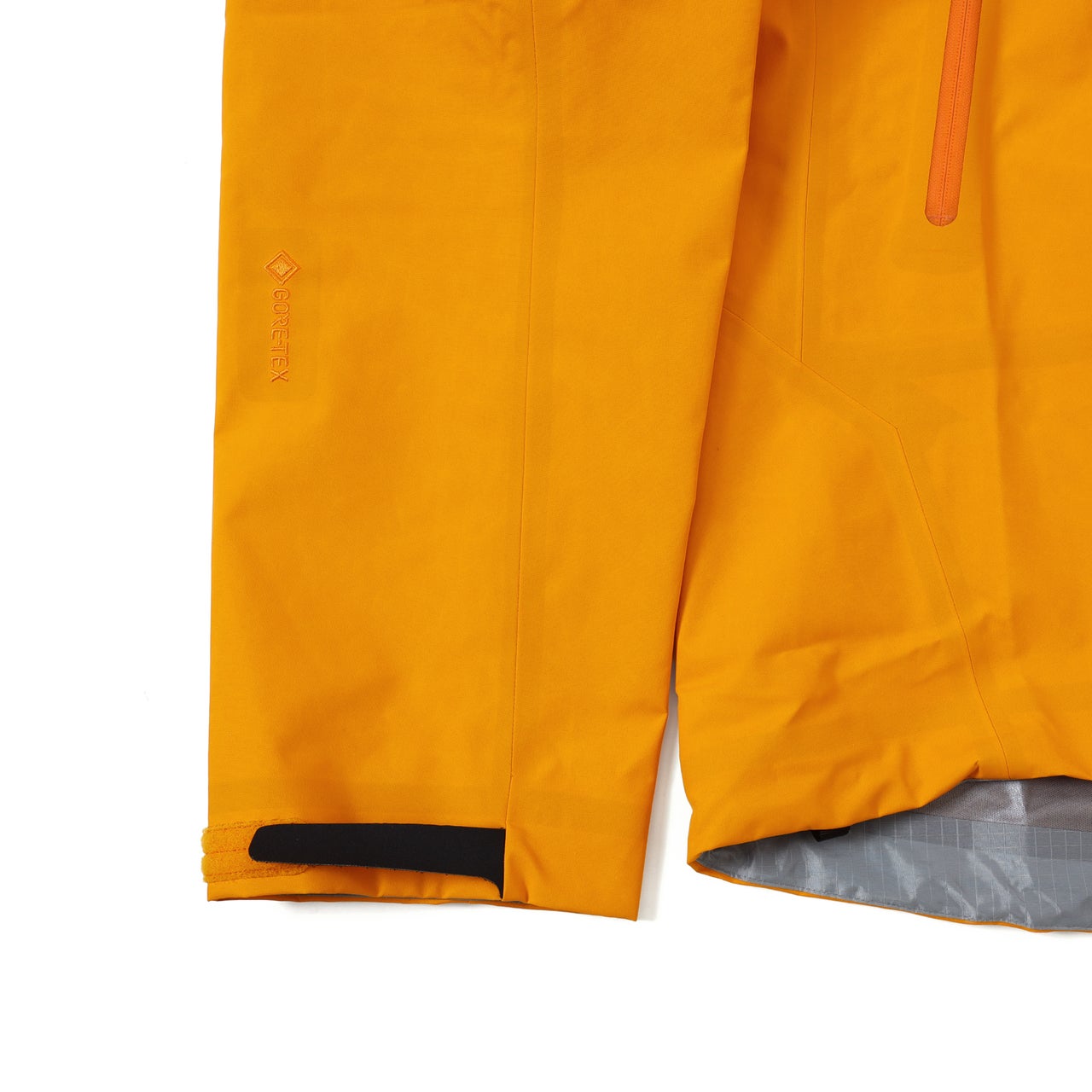 アークテリクス　ビームス　コラボ　シェルジャケット　袖もと