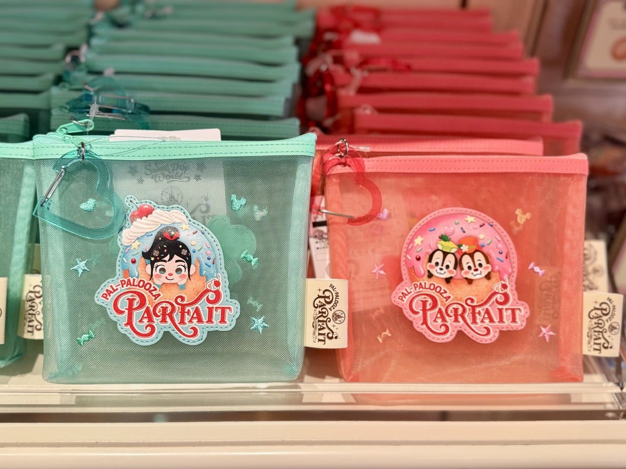 ディズニーランド食べ歩きヴァネロペおすすめ、お菓子の詰め合わせポーチ