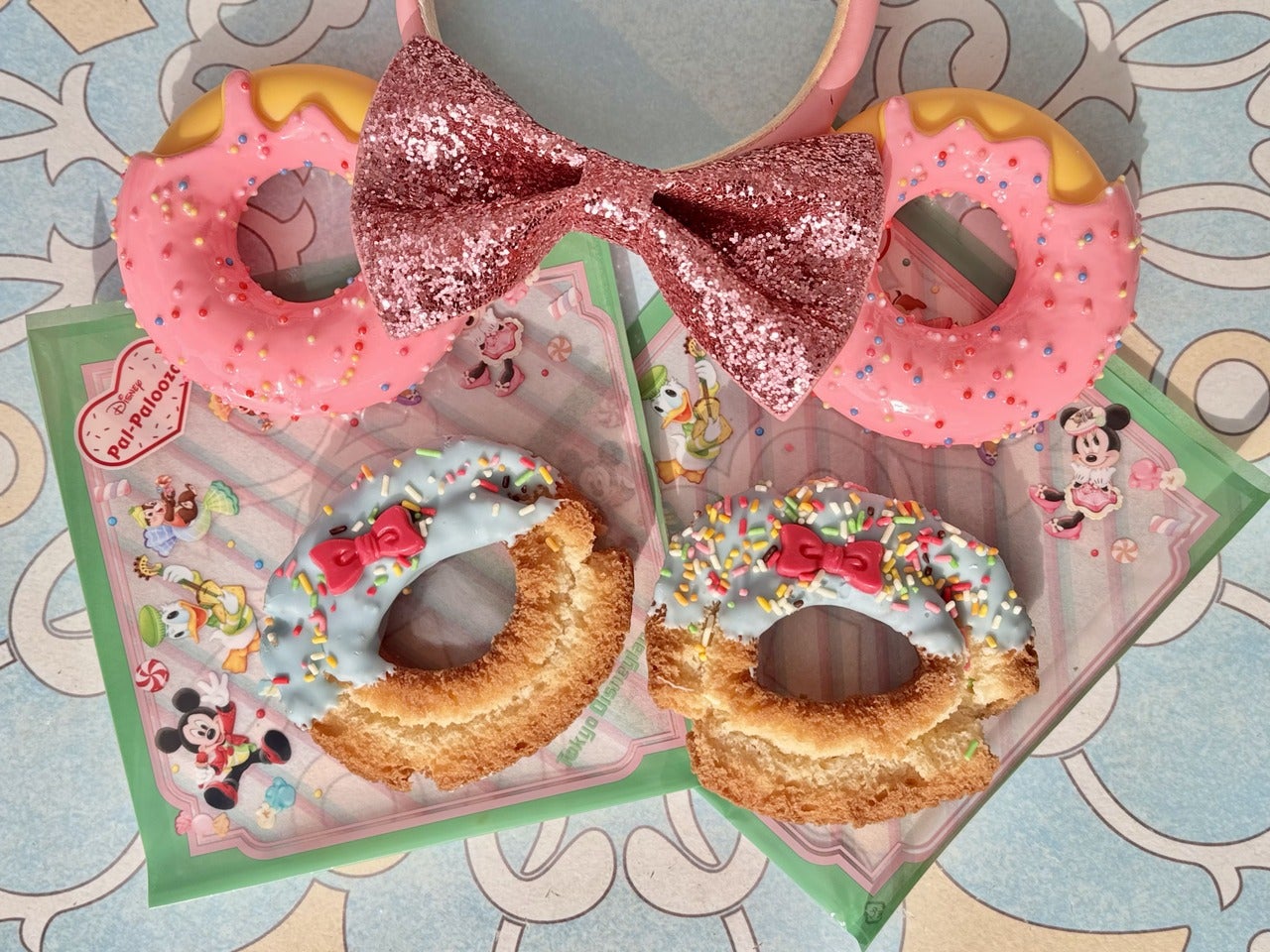 ディズニーランド食べ歩きヴァネロペおすすめ「スペシャルドーナツ（レモン風味）」