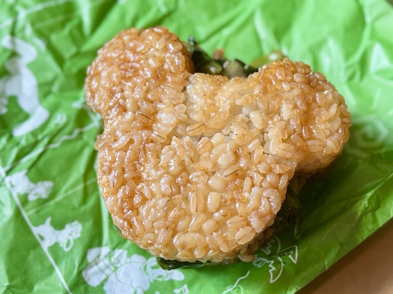 ディズニーランド食べ歩き定番メニュー「おにぎりサンド（牛カルビ）」