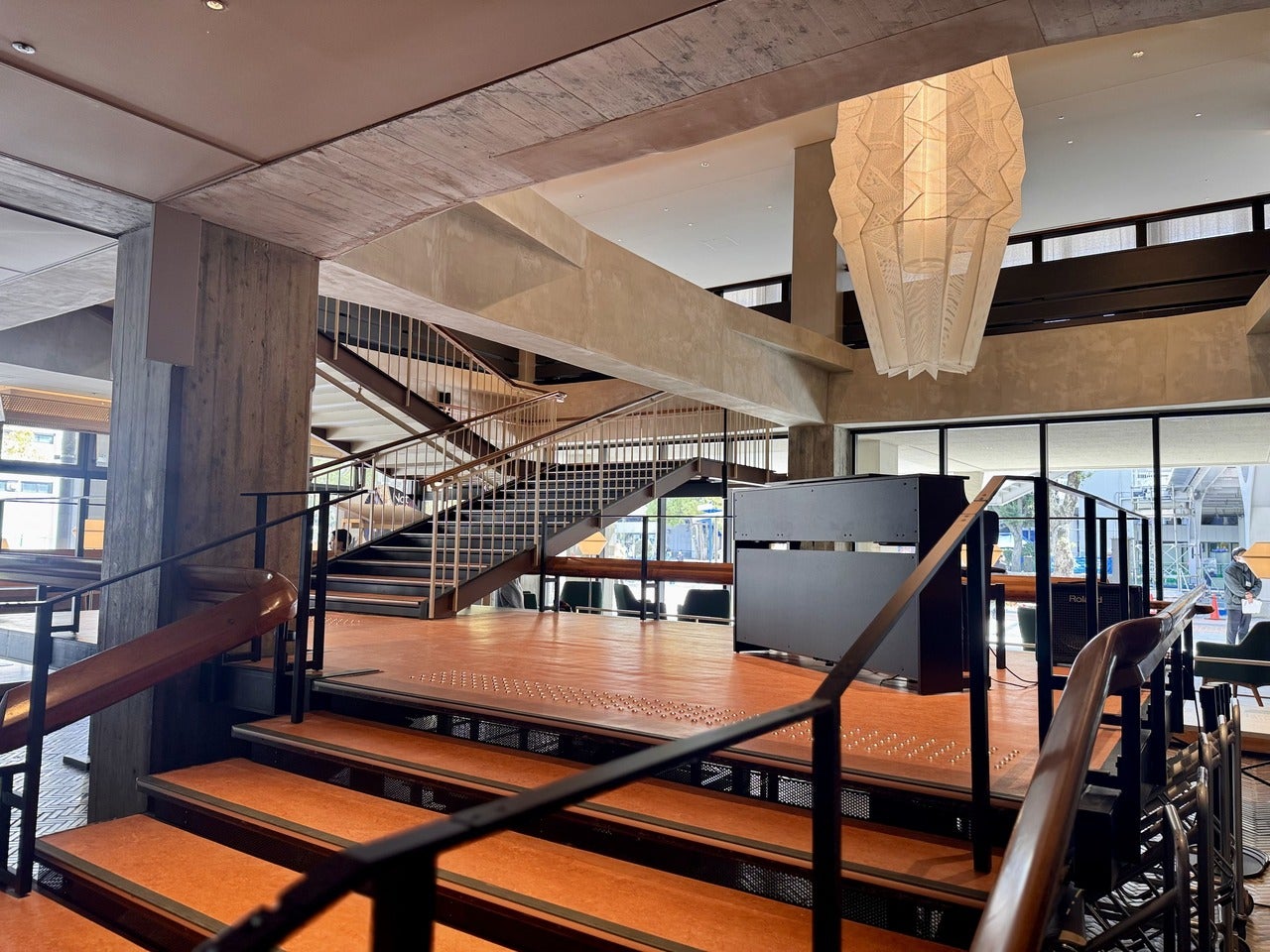 「OMO7横浜 by 星野リゾート」旧横浜市庁舎の象徴的存在であった元市民広間の大階段