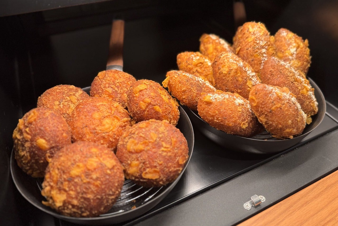 「OMO7横浜 by 星野リゾート」ベーカリー人気商品「カレーパン」