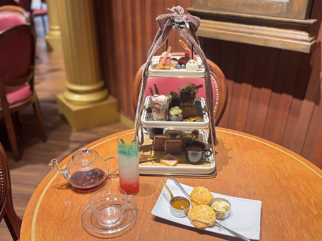 「ダイアゴン横丁の買い物リストアフタヌーンティー」