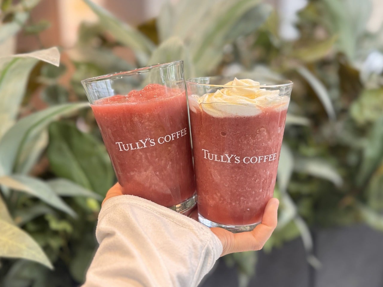 タリーズ期間限定の新作メニュー「ハニーアサイースワークル&reg;」オススメカスタムホイップ、はちみつのせ、通常バージョン