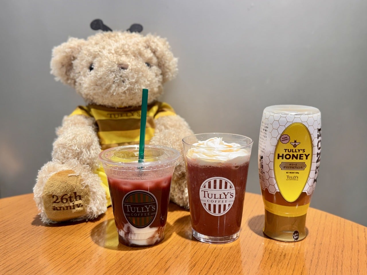 タリーズハニー（オリジナルブレンド）とアサイーメニュー、はちこ