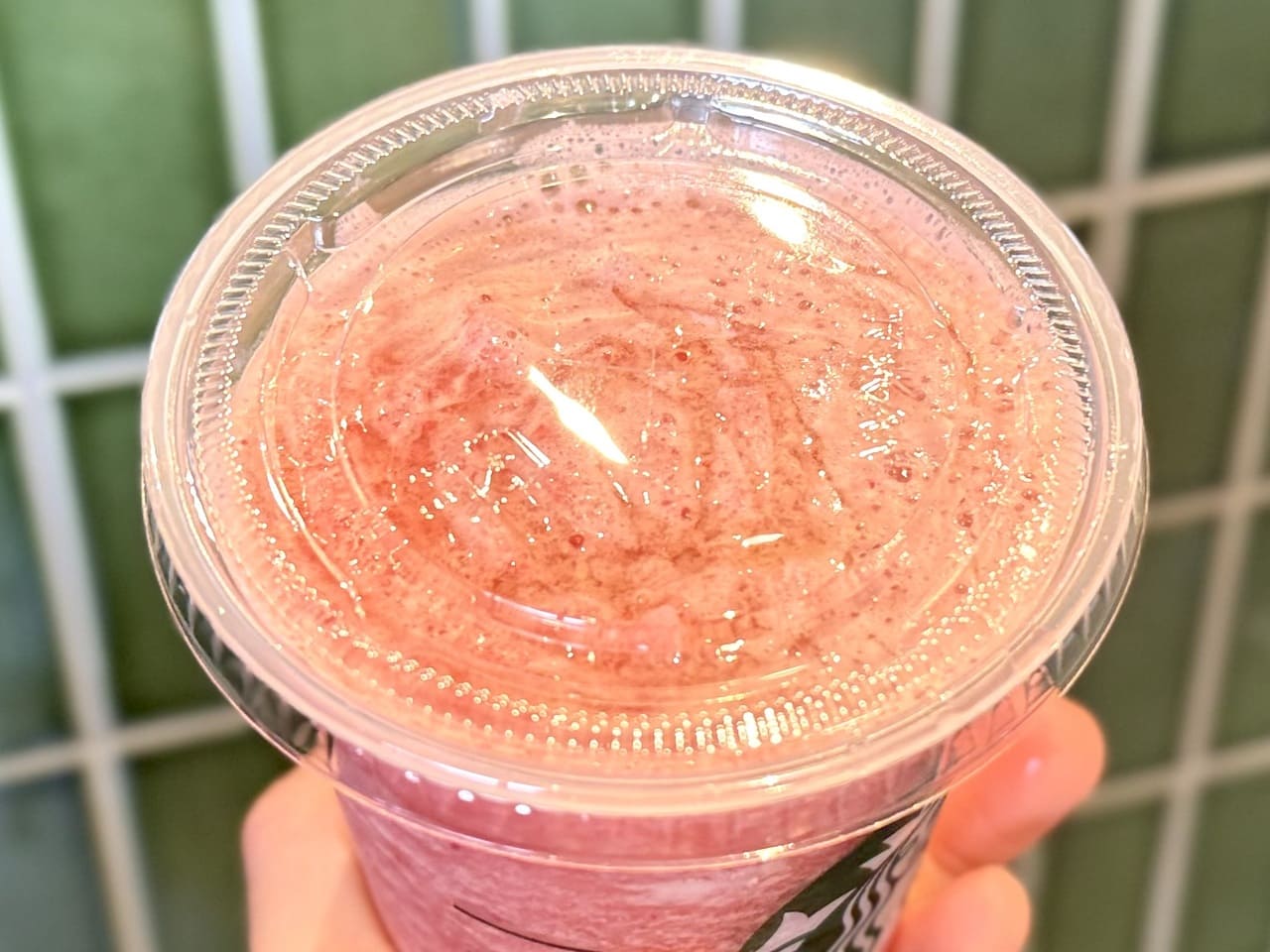 スタバ新作「ストロベリー ＆ パッション ソルベ ティー」おすすめカスタムはちみつ追加アップ