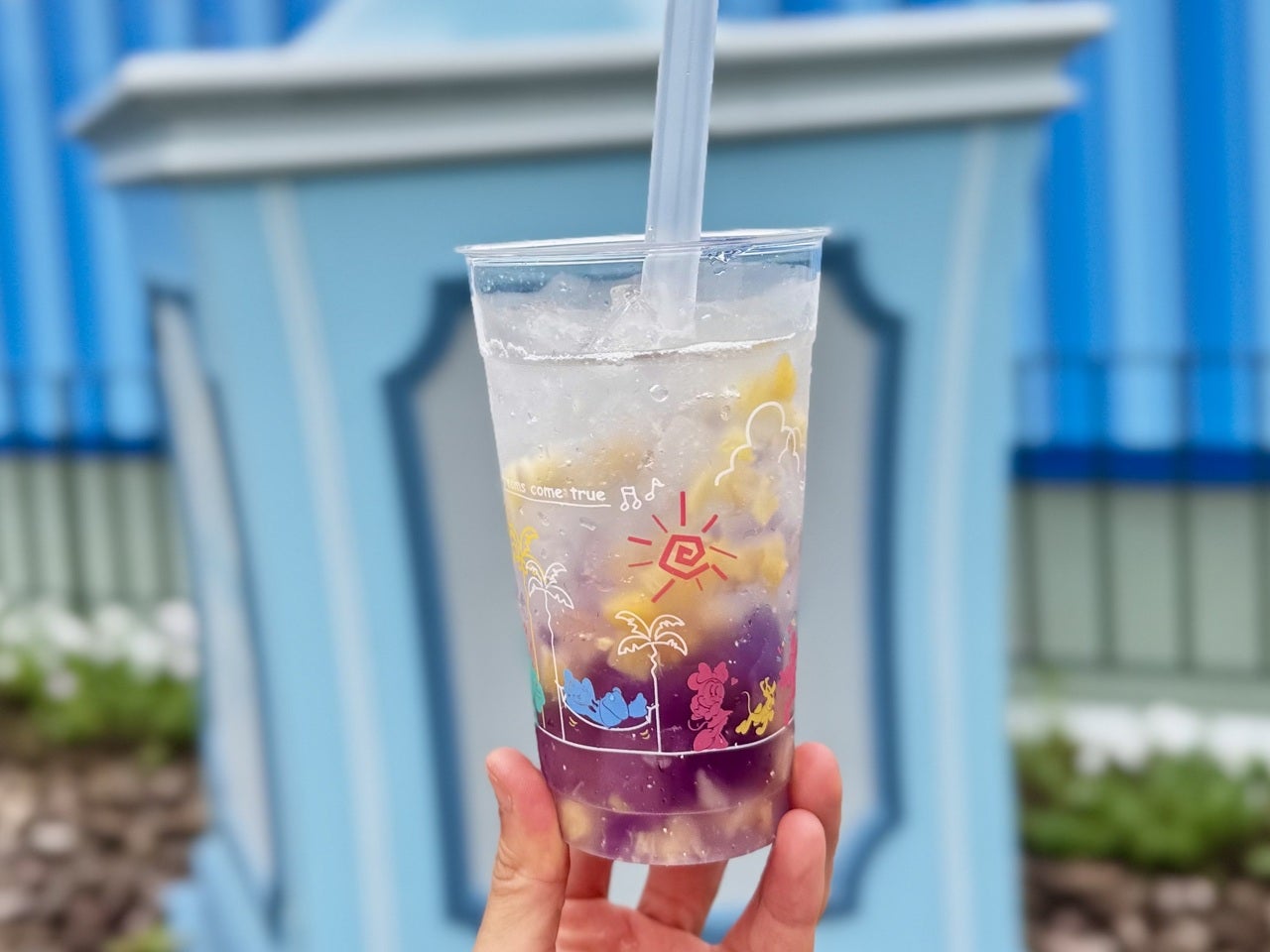 ディズニーランド2026年夏限定食べ歩きオススメ「スパークリングドリンク(ライチー、パイナップル、バタフライピー)」