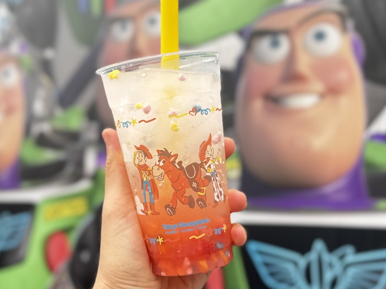 ディズニーランド「パン・ギャラクティック・ピザ・ポート」「スパークリングドリンク(フルーツ&ナタデココ)」