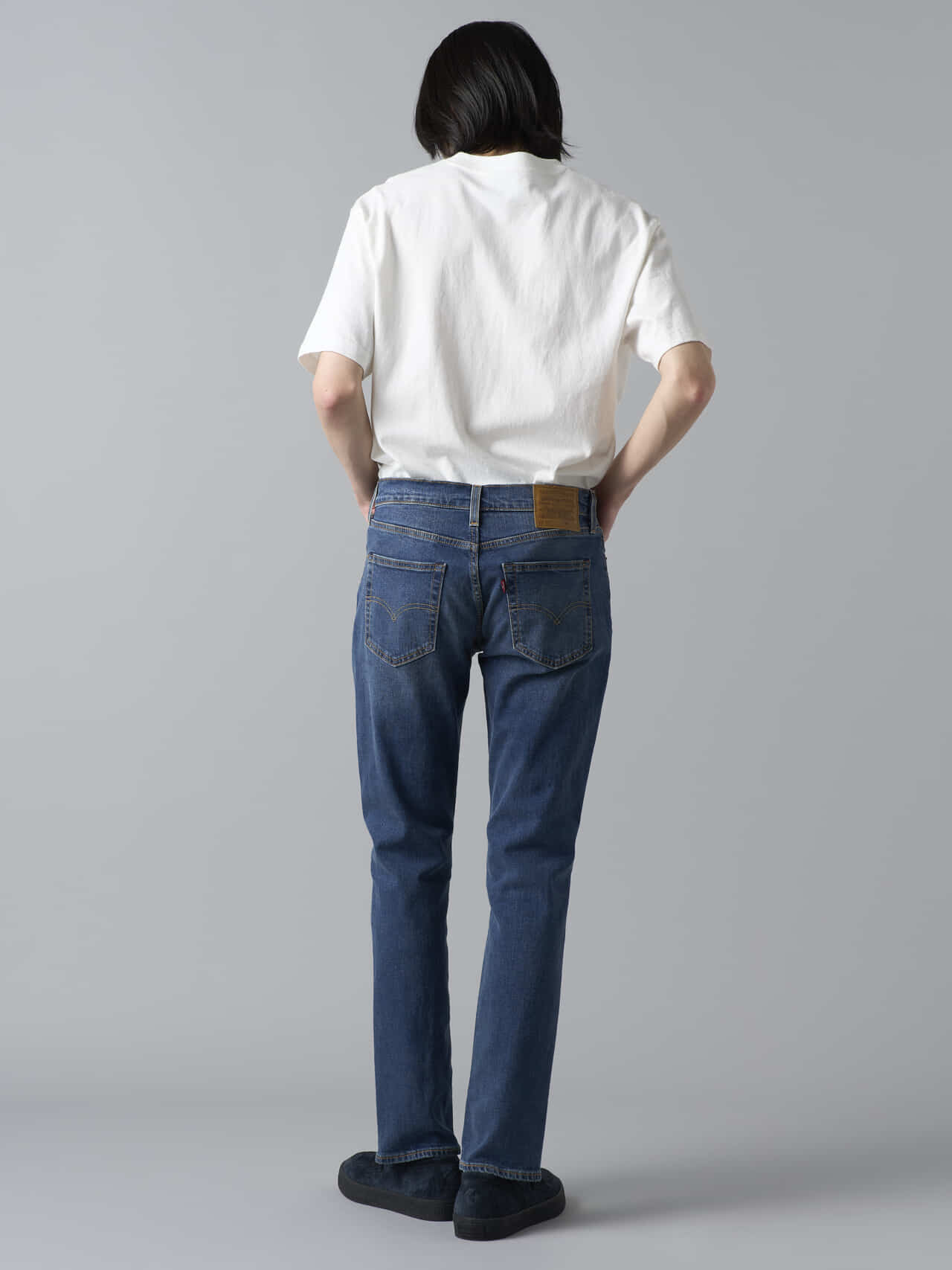 リーバイス&reg;（Levi's&reg;）の511&reg;の試着後ろ向き