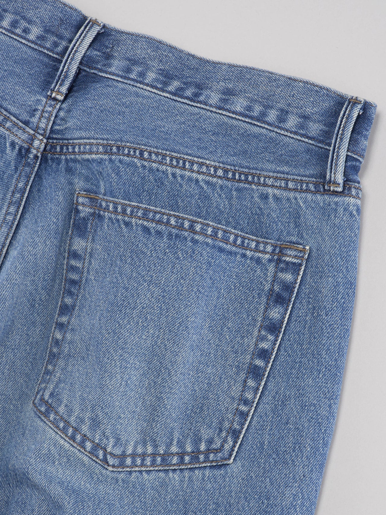 ユニクロのバギージーンズ、デニム、バックポケット