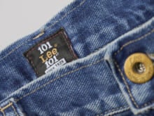 この色落ちが最高！ラフに穿いてもサマになる「Lee」の“101 101周年記念特別モデル”/ANNIVERSARY 101-Z RIDERS JEAN ストレートデニムパンツ【新作デニム図鑑】